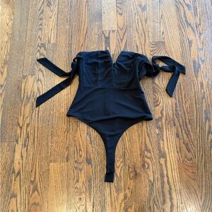 Black tie strap off-the-shoulder bodysuit